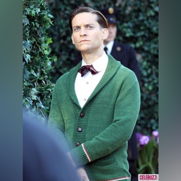 izod classic knit preppy dressing rich sweater size medium burgundy golf sweater - Picture 13 of 17